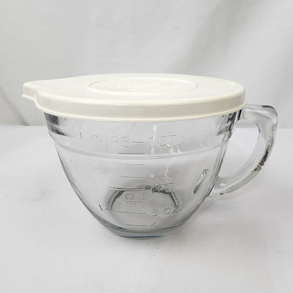 Pampered Chef 4 Cup 1 Qt. Quart Glass Measuring Mixing Batter Bowl Handle W/ Lid